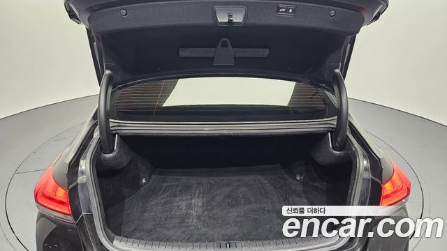 Genesis G80 2017 — photo 20