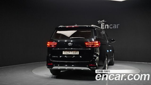 Kia Canival 2019 — photo 4