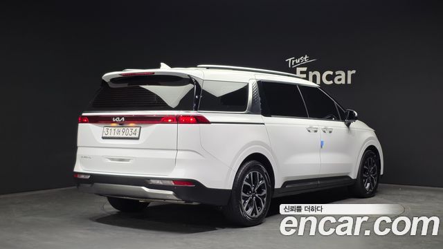 Kia Canival 2023 — photo 2