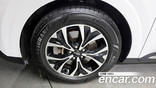 Kia Canival 2023 — photo 5
