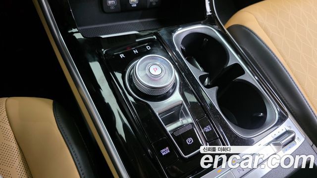 Kia Canival 2023 — photo 9