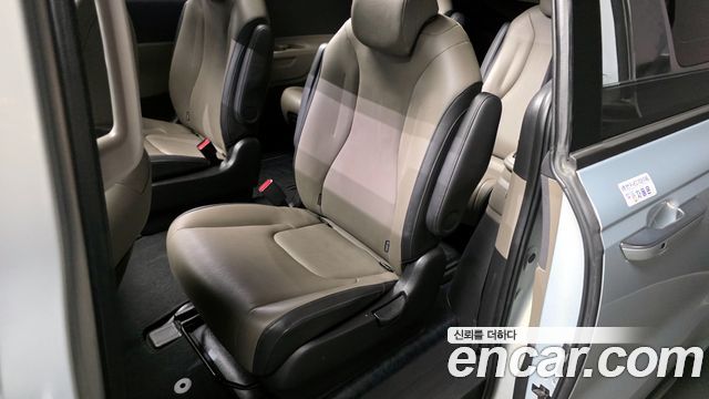 Kia Canival 2024 — photo 11