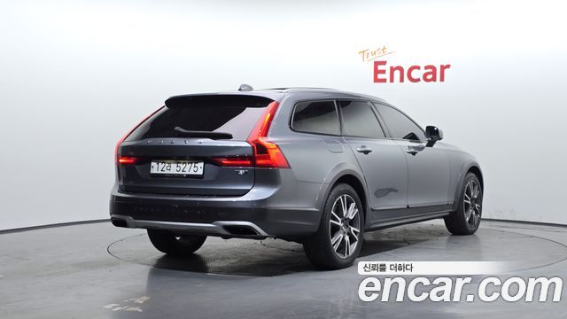 Volvo V90 2019 — photo 2