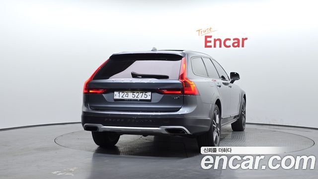 Volvo V90 2019 — photo 4