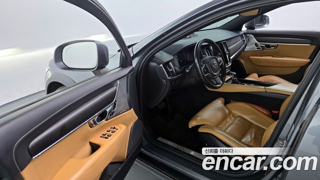 Volvo V90 2019 — photo 10