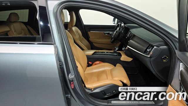 Volvo V90 2019 — photo 11