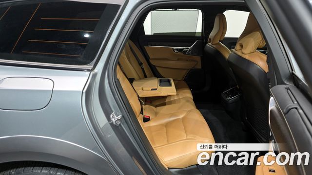 Volvo V90 2019 — photo 12
