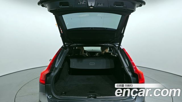 Volvo V90 2019 — photo 20
