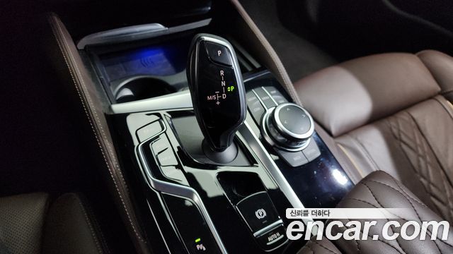 BMW 5-Series 2022 — photo 9