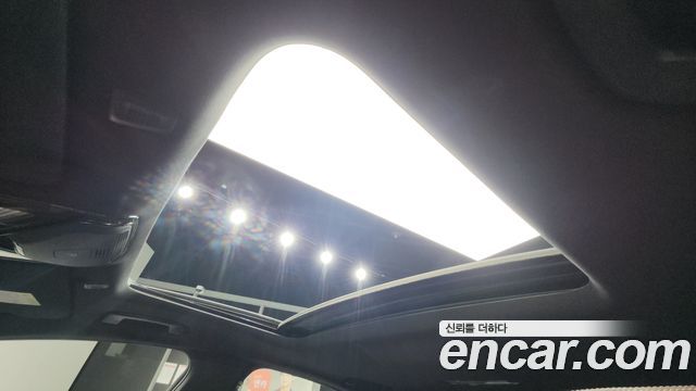 BMW 5-Series 2022 — photo 18