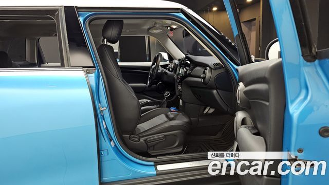 Mini Cooper 2019 — photo 11