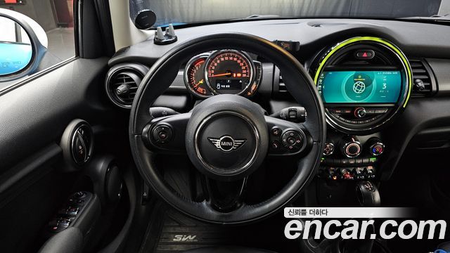Mini Cooper 2019 — photo 13