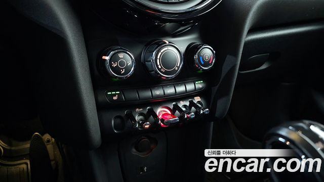 Mini Cooper 2019 — photo 15