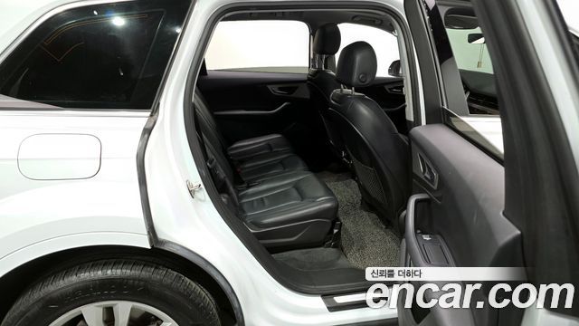 Audi Q7 2019 — photo 12