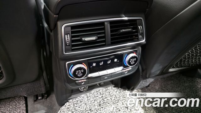 Audi Q7 2019 — photo 19