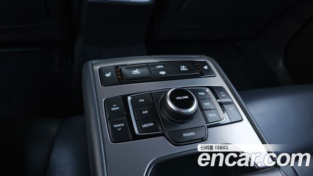 Hyundai Genesis 2016 — photo 19
