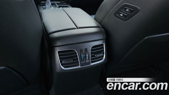 Hyundai Genesis 2016 — photo 20