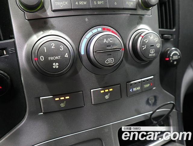 Hyundai Starex 2015 — photo 13