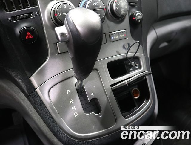 Hyundai Starex 2015 — photo 14
