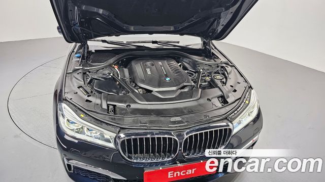 BMW 7-Series 2017 — photo 6