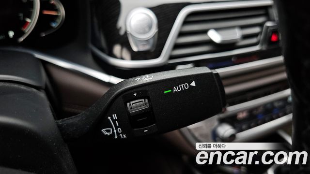 BMW 7-Series 2017 — photo 15