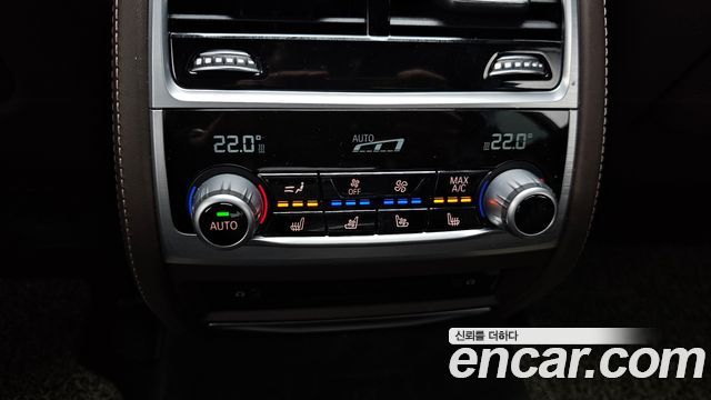 BMW 7-Series 2017 — photo 17