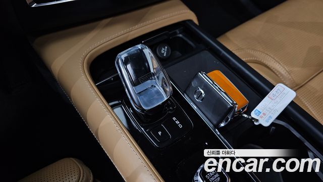 Volvo XC90 2021 — photo 9