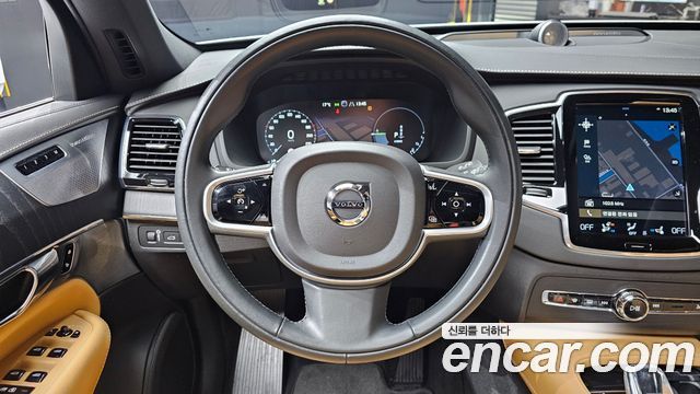 Volvo XC90 2021 — photo 13