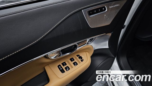 Volvo XC90 2021 — photo 16
