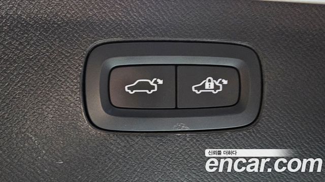 Volvo XC90 2021 — photo 20