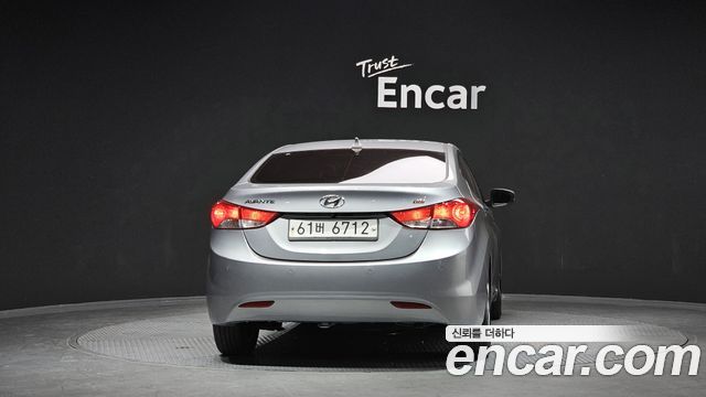Hyundai AVANTE 2013 — photo 4