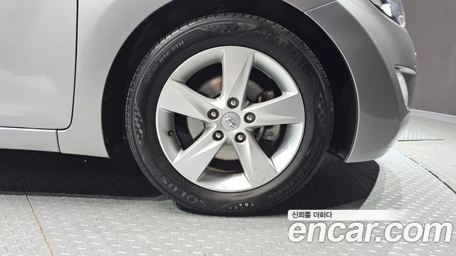 Hyundai AVANTE 2013 — photo 5