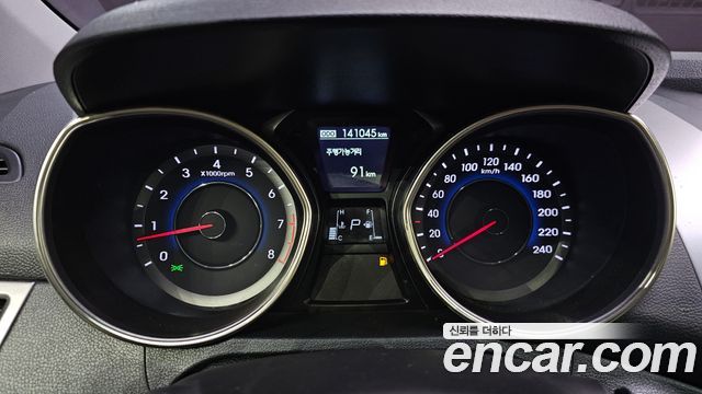 Hyundai AVANTE 2013 — photo 8