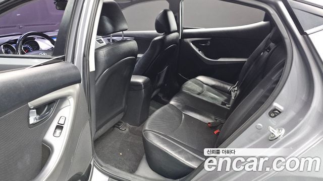Hyundai AVANTE 2013 — photo 12