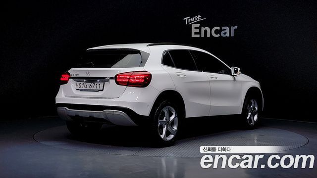 Mercedes-Benz GLA-Class 2019 — photo 2