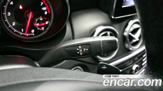 Mercedes-Benz GLA-Class 2019 — photo 9