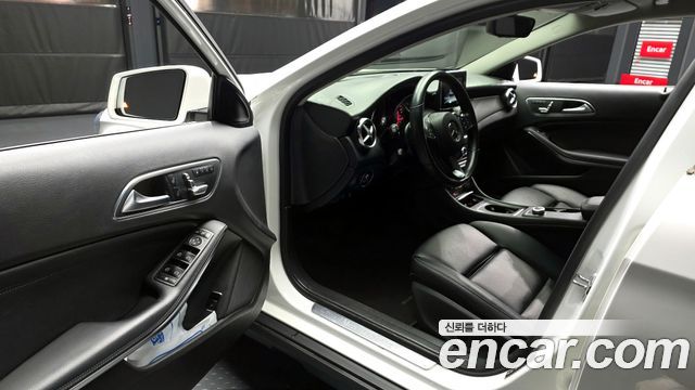 Mercedes-Benz GLA-Class 2019 — photo 10