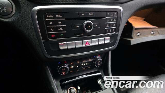 Mercedes-Benz GLA-Class 2019 — photo 16