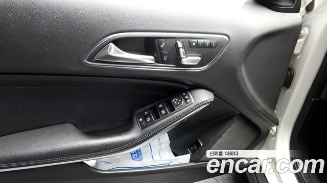 Mercedes-Benz GLA-Class 2019 — photo 17