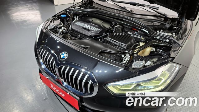 BMW 1-Series 2022 — photo 6