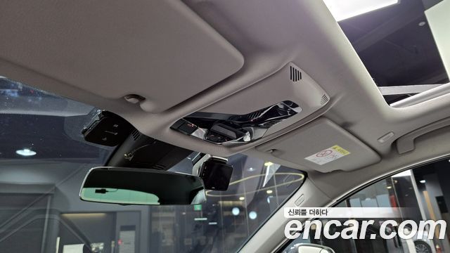 BMW 1-Series 2022 — photo 20