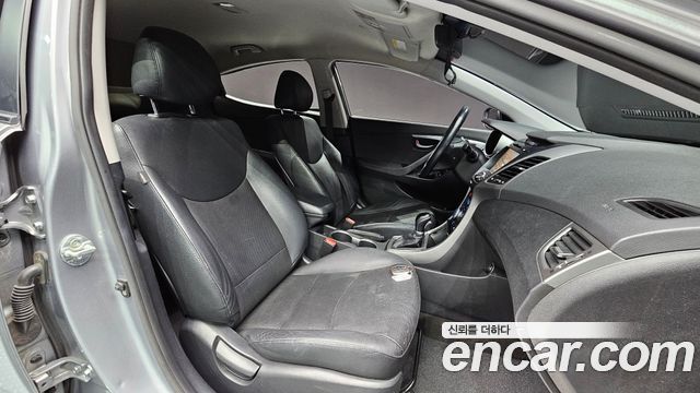 Hyundai AVANTE 2015 — photo 10