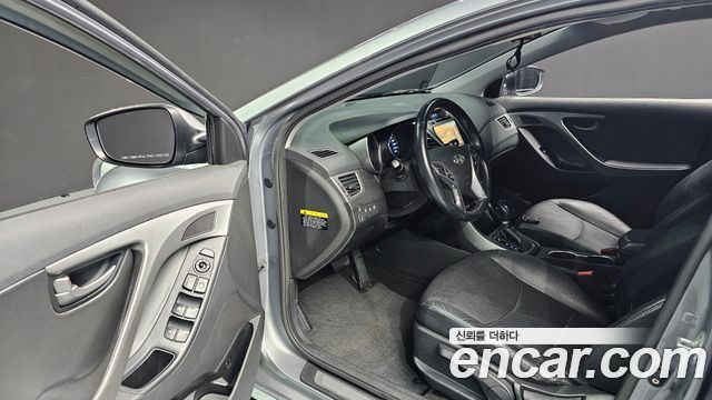 Hyundai AVANTE 2015 — photo 11