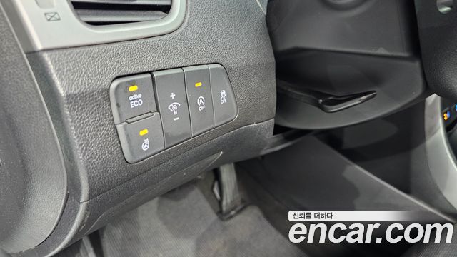Hyundai AVANTE 2015 — photo 13