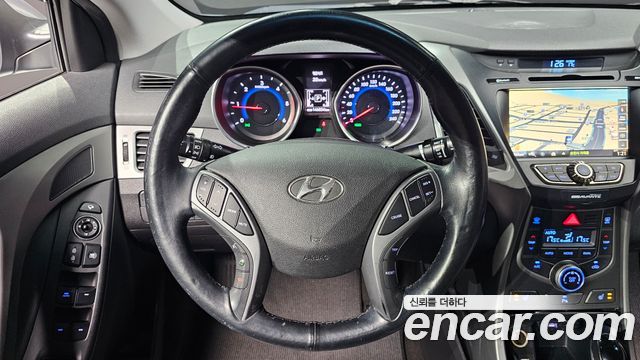 Hyundai AVANTE 2015 — photo 14