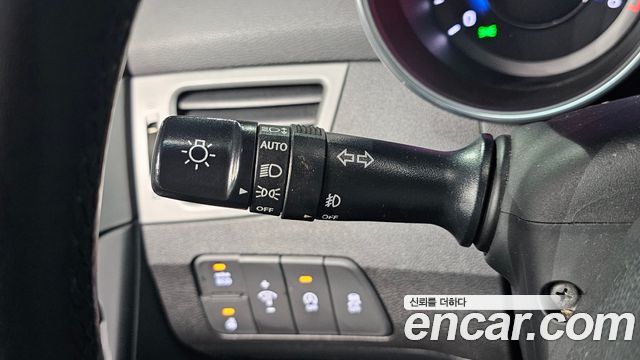 Hyundai AVANTE 2015 — photo 15