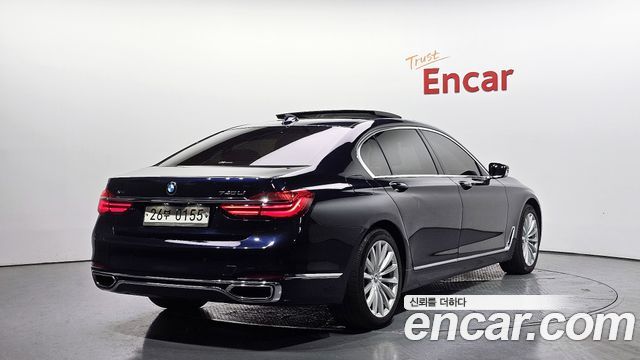 BMW 7-Series 2016 — photo 2