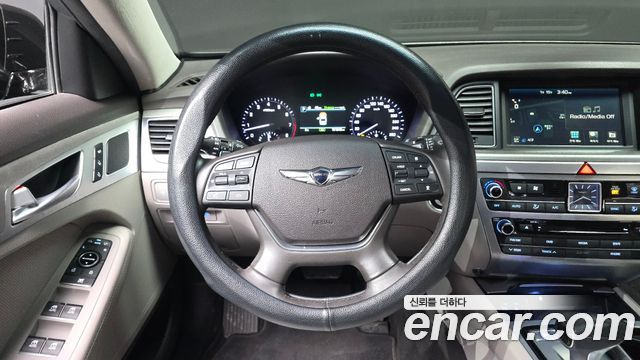 Genesis G80 2017 — photo 13