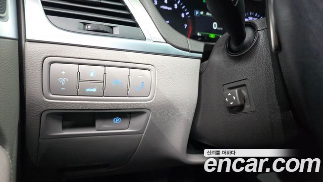 Genesis G80 2017 — photo 16
