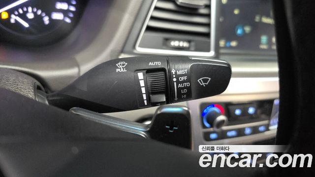 Genesis G80 2017 — photo 17